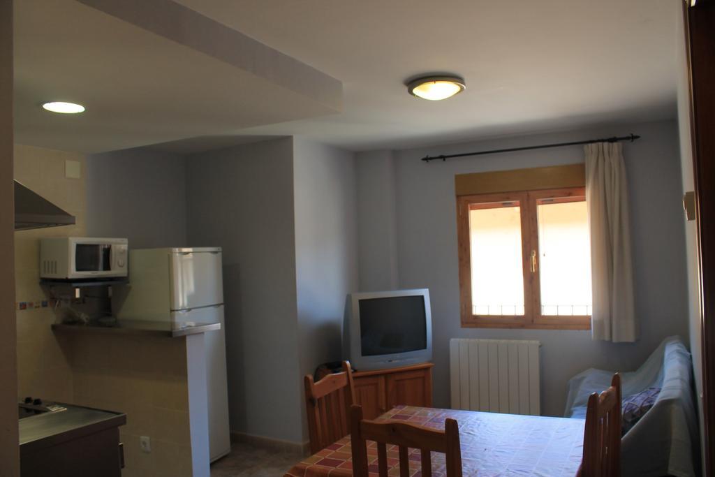 Apartamentos Turisticos Rosario Camarena de la Sierra Oda fotoğraf