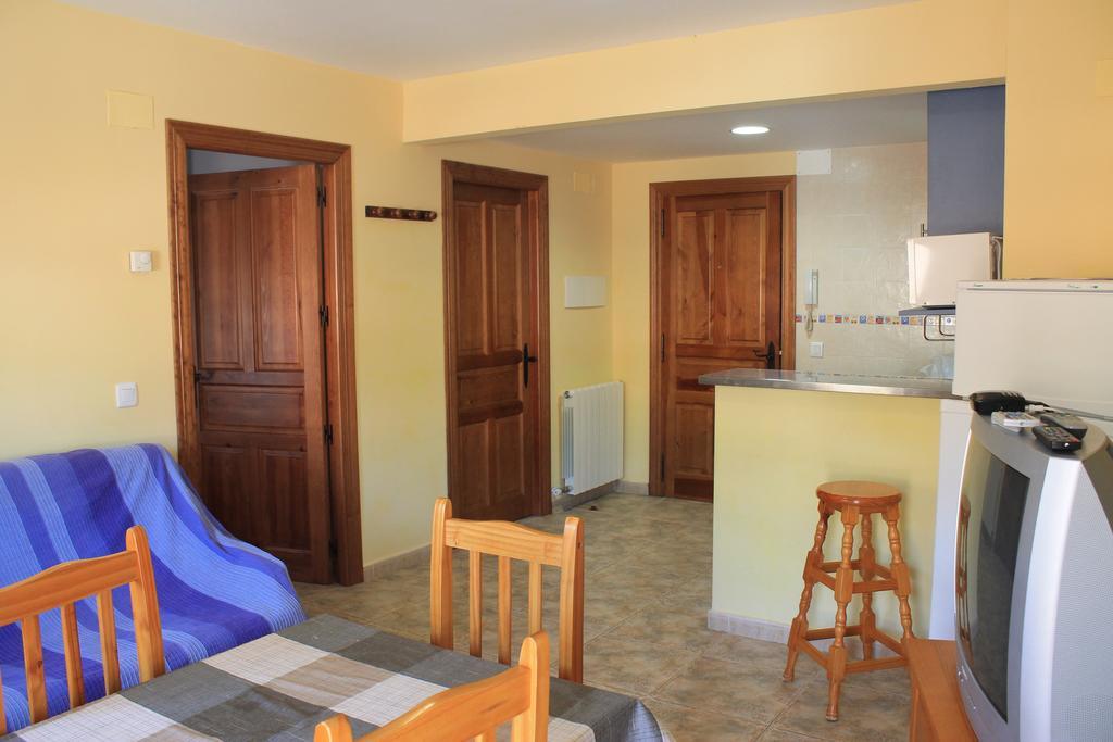 Apartamentos Turisticos Rosario Camarena de la Sierra Oda fotoğraf