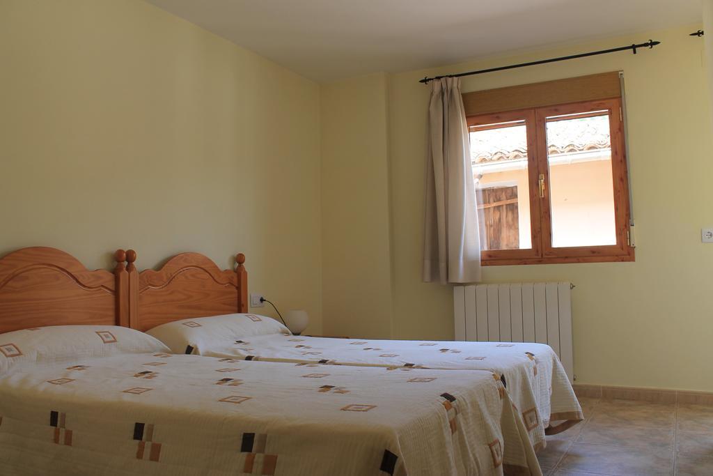Apartamentos Turisticos Rosario Camarena de la Sierra Oda fotoğraf