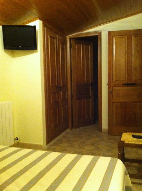 Apartamentos Turisticos Rosario Camarena de la Sierra Dış mekan fotoğraf